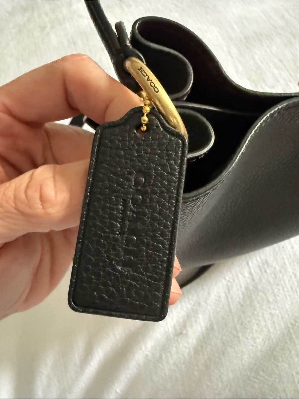 Classic Black Leather COACH Charlie 21 Bucket Shoulder Bag with Gold Turn-Lock - Picture 5 of 5